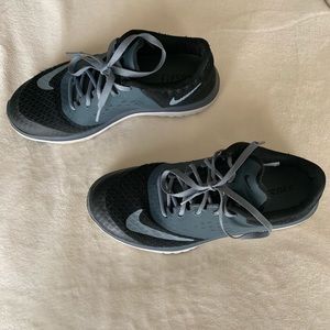 nike fitsole black and grey